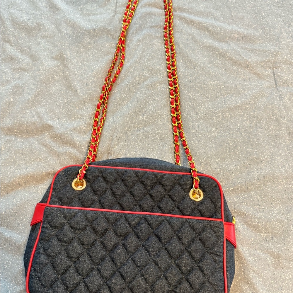 Vintage Style Quilted Denim Cross Body With Red Trim And Gold Chain Accents - Picture 3 of 7